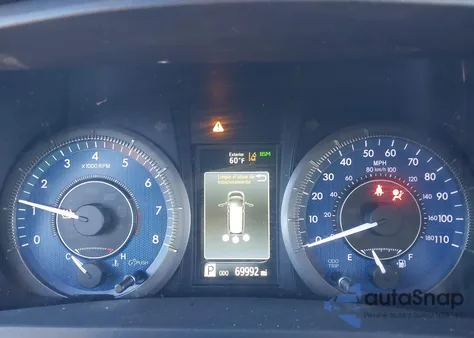 2018 Toyota Sienna Xle Premium 8 Passenger z USA, uszkodzony, nr VIN 5TDYZ3DC7JS935819